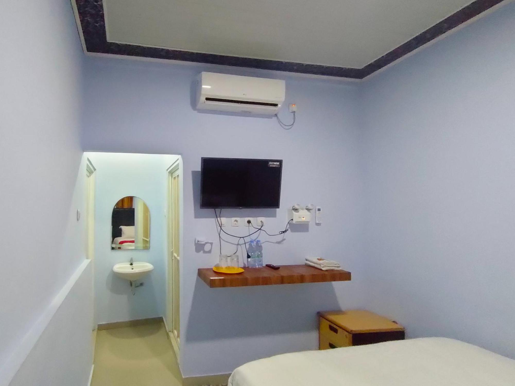Reddoorz Syariah Near Stasiun Wates Hotell Wates  Exteriör bild