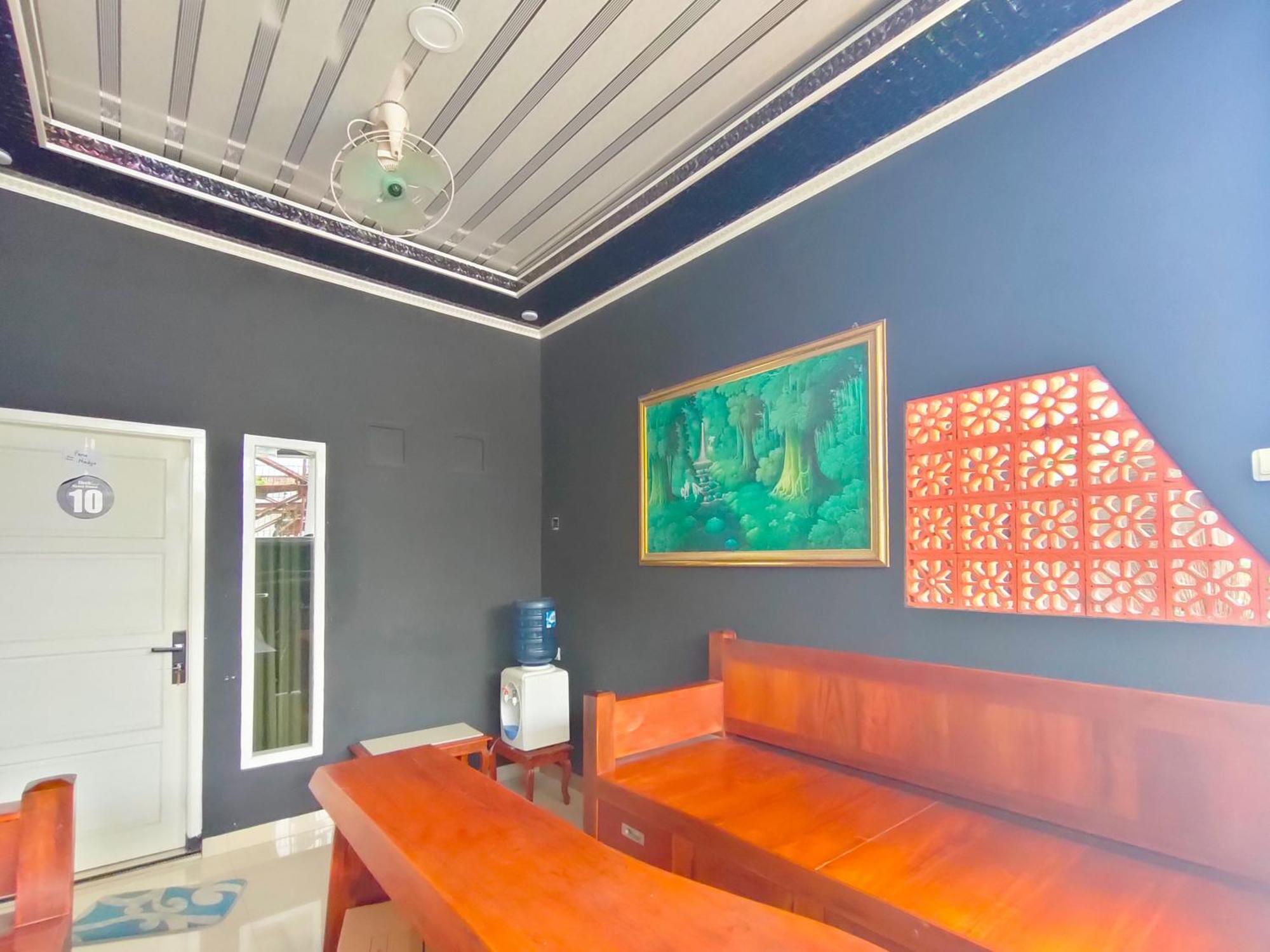 Reddoorz Syariah Near Stasiun Wates Hotell Wates  Exteriör bild